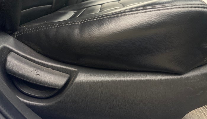 2018 Hyundai Grand i10 SPORTZ 1.2 KAPPA VTVT, Petrol, Manual, 67,914 km, Driver Side Adjustment Panel