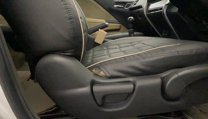 2017 Honda City 1.5L I-VTEC V MT, Petrol, Manual, 73,149 km, Driver Side Adjustment Panel