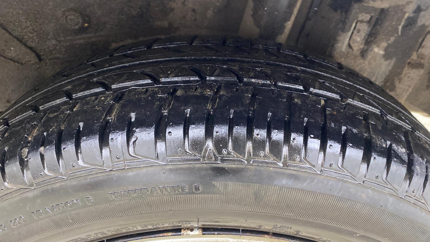 2013 Toyota Etios G, Petrol, Manual, 9,179 km, Left Rear Tyre Tread