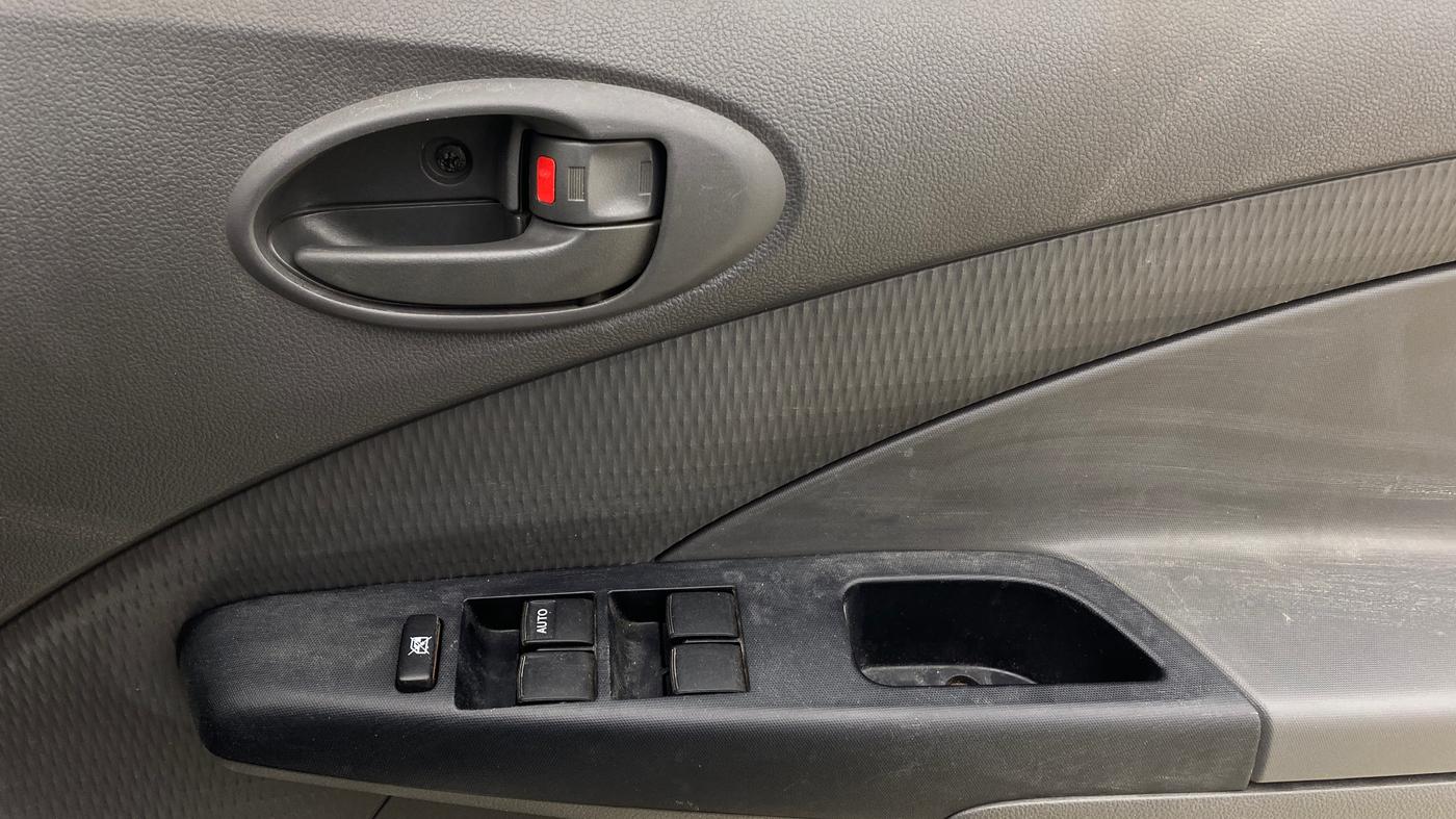 2013 Toyota Etios G, Petrol, Manual, 9,179 km, Driver Side Door Panels Control