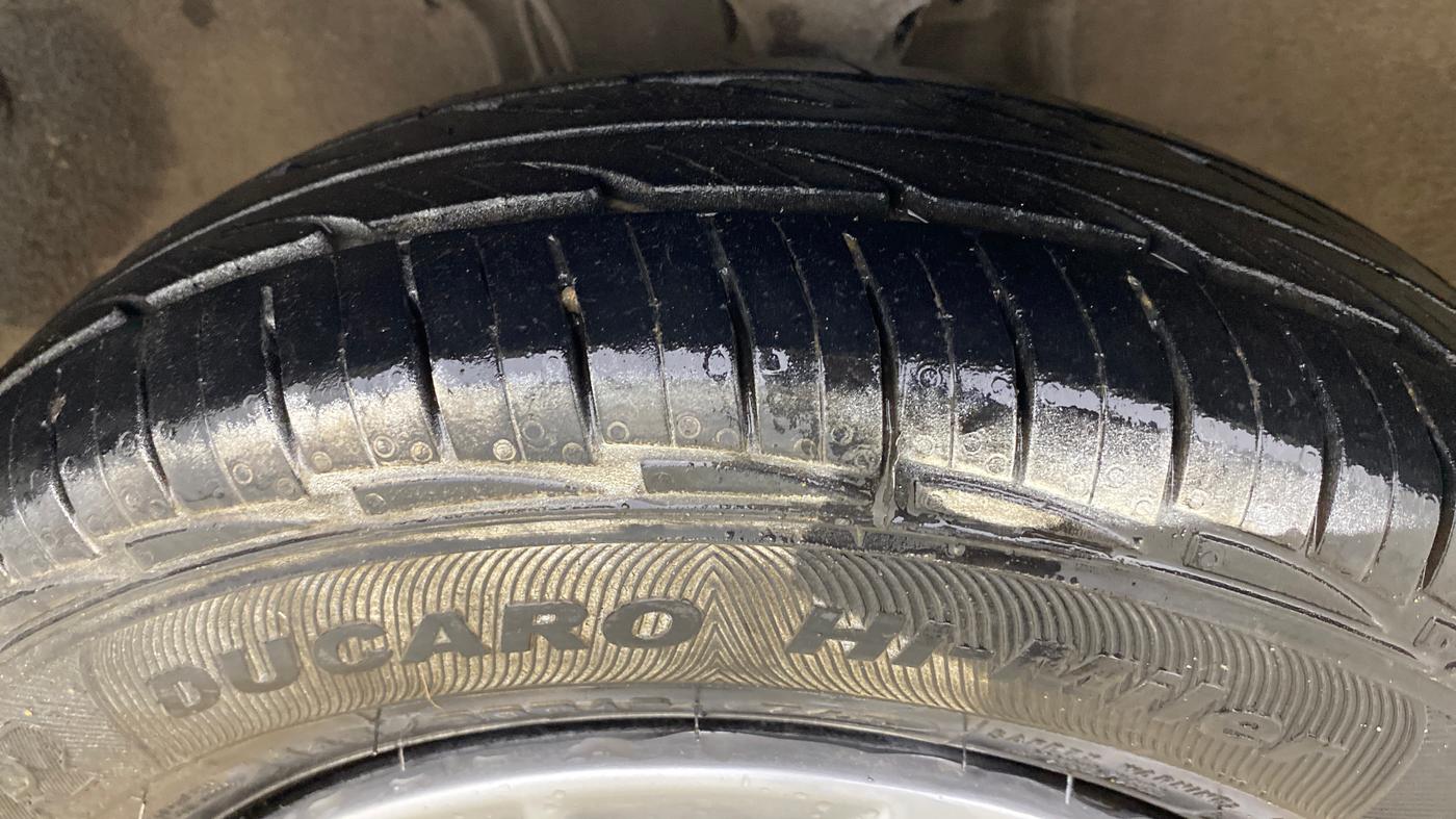 2020 Maruti Alto VXI, Petrol, Manual, 43,917 km, Left Front Tyre Tread