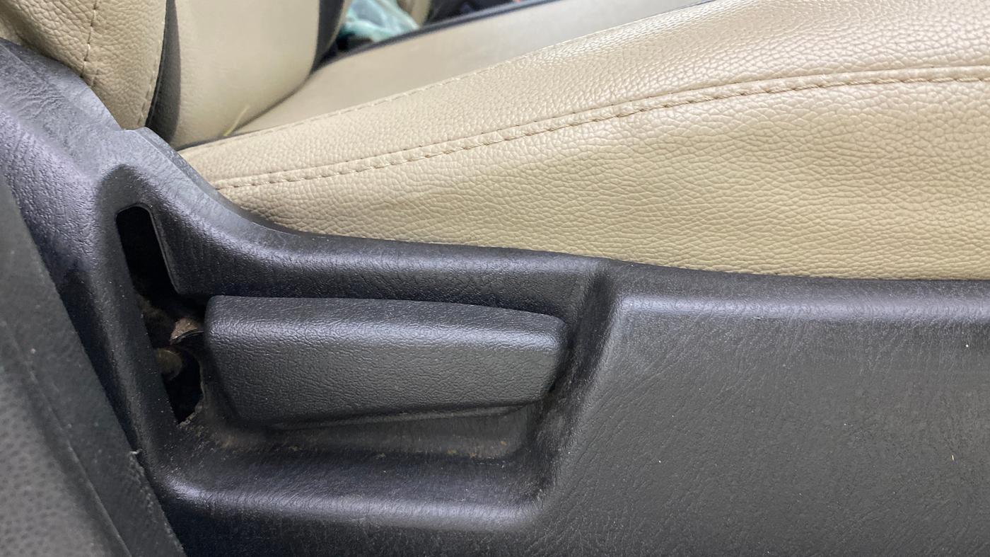 2020 Maruti Alto VXI, Petrol, Manual, 43,917 km, Driver Side Adjustment Panel