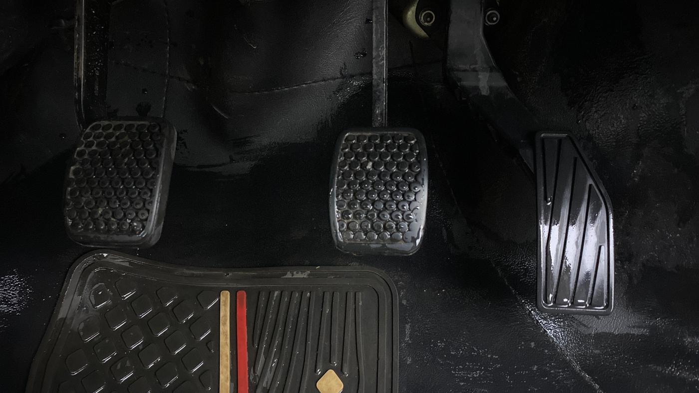 2020 Maruti Alto VXI, Petrol, Manual, 43,917 km, Pedals
