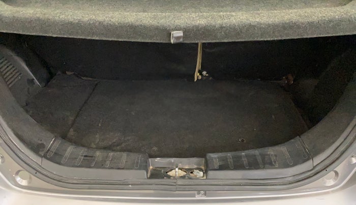 2018 Maruti Wagon R 1.0 VXI AMT, Petrol, Automatic, 22,191 km, Boot Inside