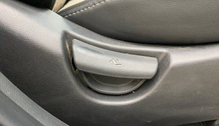 2019 Hyundai Grand i10 SPORTZ 1.2 KAPPA VTVT, Petrol, Manual, 76,275 km, Driver Side Adjustment Panel