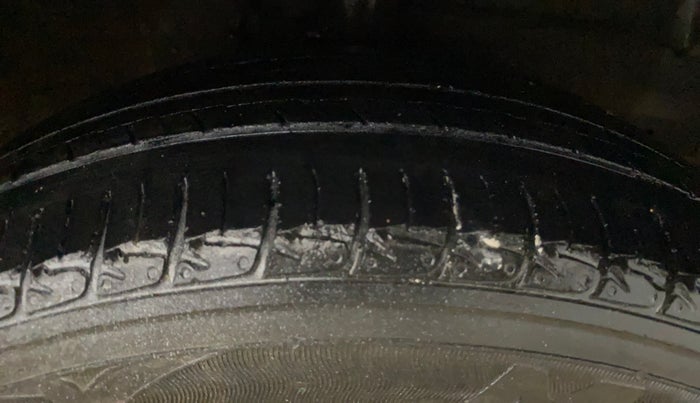 2017 Hyundai Xcent S 1.2, Petrol, Manual, 69,520 km, Right Front Tyre Tread