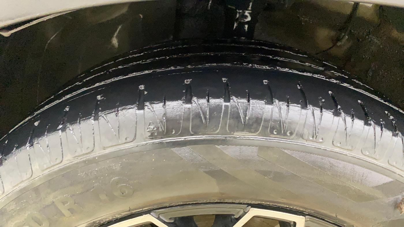 2024 KIA SONET HTX 1.5 AT, Diesel, Automatic, 61,870 km, Left Front Tyre Tread
