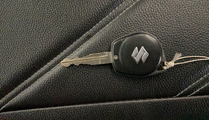 2024 Maruti Swift VXI CNG, CNG, Manual, 12,618 km, Key Close Up