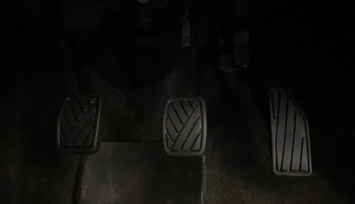 2024 Maruti Swift VXI CNG, CNG, Manual, 12,618 km, Pedals