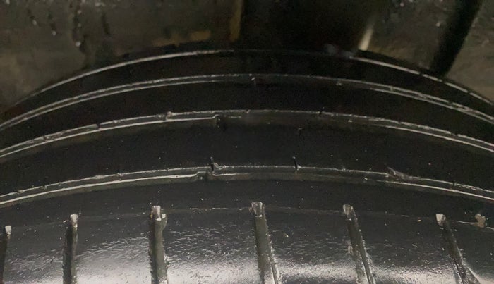 2023 Nissan MAGNITE XV MT, Petrol, Manual, 35,403 km, Left Rear Tyre Tread