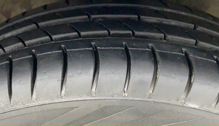 2014 Maruti Alto K10 VXI, Petrol, Manual, 47,767 km, Right Front Tyre Tread