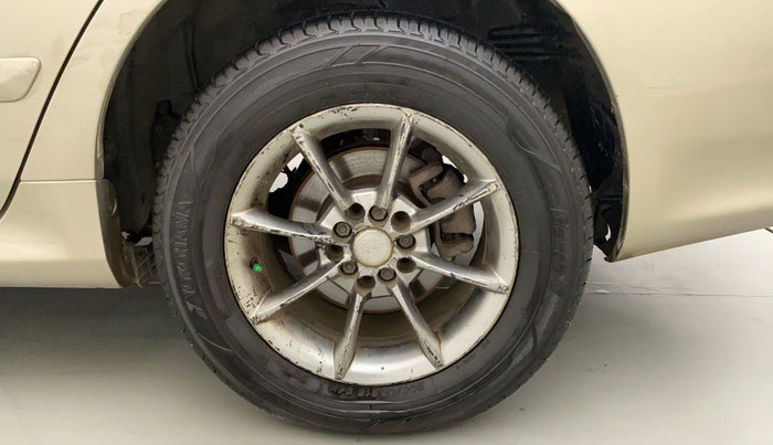 2010 Toyota Corolla Altis J DIESEL, Diesel, Manual, 79,529 km, Left Rear Wheel