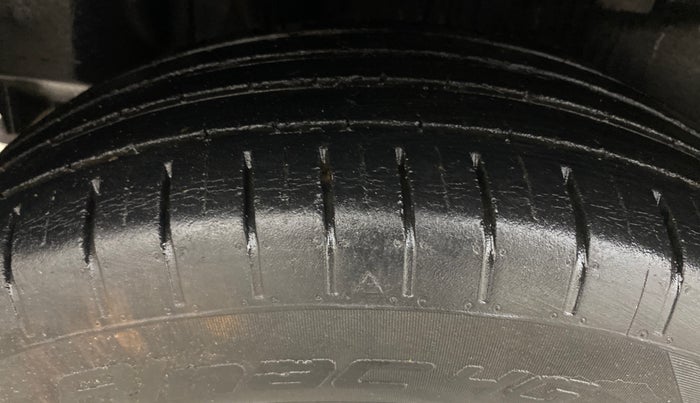 2019 Maruti Swift ZDI, Diesel, Manual, 39,842 km, Right Rear Tyre Tread