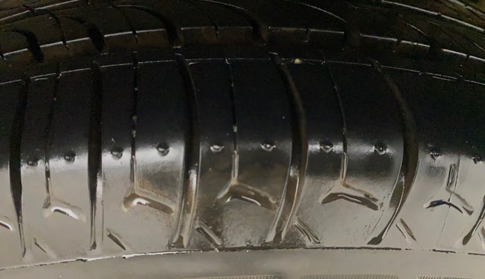 2014 Maruti Celerio VXI AMT, Petrol, Automatic, 40,638 km, Left Rear Tyre Tread