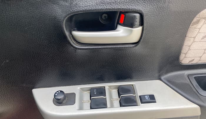 2016 Maruti Wagon R 1.0 VXI AMT, Petrol, Automatic, 60,763 km, Driver Side Door Panels Control