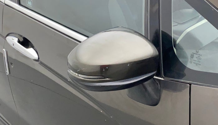 2017 Honda WR-V 1.5L I-DTEC VX MT, Diesel, Manual, 1,06,245 km, Right rear-view mirror - Mirror motor not working