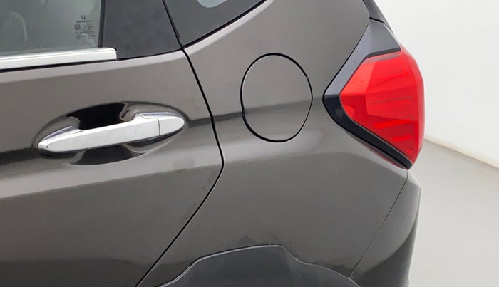 2017 Honda WR-V 1.5L I-DTEC VX MT, Diesel, Manual, 1,06,245 km, Left quarter panel - Cladding has minor damage