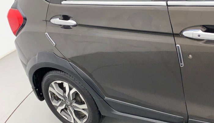 2017 Honda WR-V 1.5L I-DTEC VX MT, Diesel, Manual, 1,06,245 km, Right rear door - Paint has faded