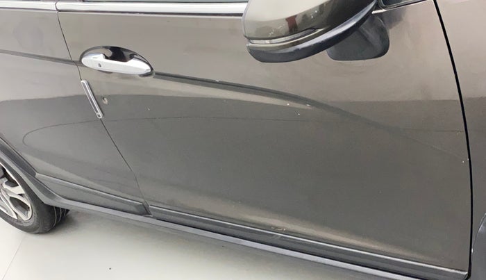 2017 Honda WR-V 1.5L I-DTEC VX MT, Diesel, Manual, 1,06,245 km, Driver-side door - Slightly dented