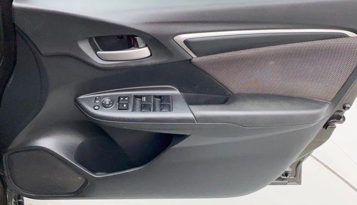 2017 Honda WR-V 1.5L I-DTEC VX MT, Diesel, Manual, 1,06,245 km, Driver Side Door Panels Control