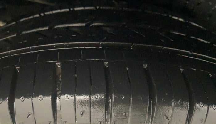 2015 Maruti Celerio ZXI, Petrol, Manual, 59,723 km, Right Rear Tyre Tread