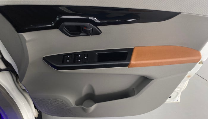 2016 Mahindra Kuv100 K8 6 STR, Petrol, Manual, 16,141 km, Driver Side Door Panels Control