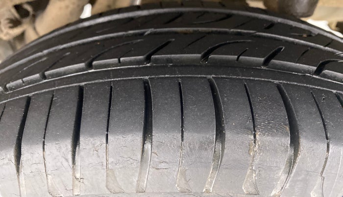 2016 Mahindra Kuv100 K8 6 STR, Petrol, Manual, 16,141 km, Left Rear Tyre Tread