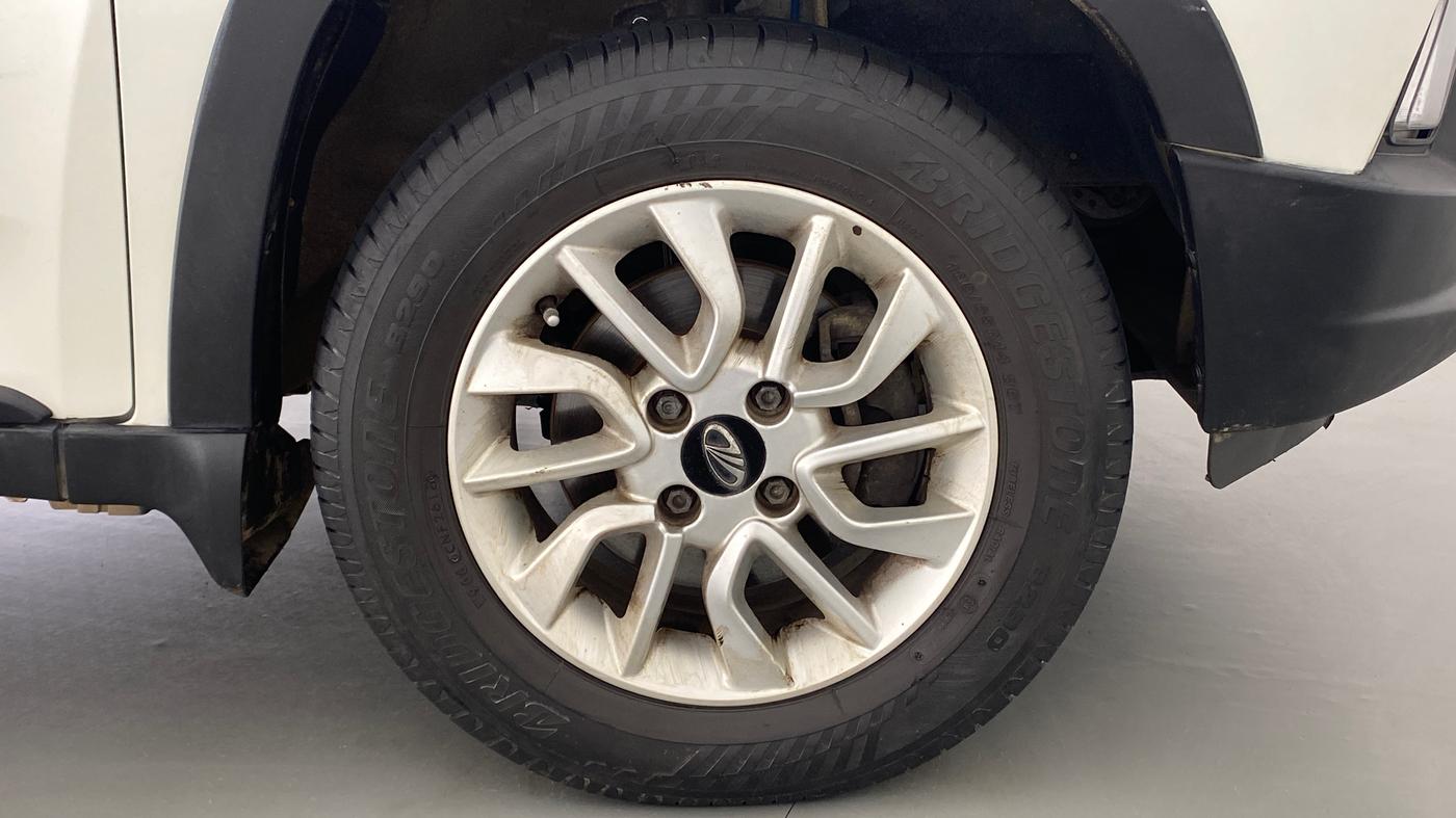 2016 Mahindra Kuv100 K8 6 STR, Petrol, Manual, 16,141 km, Right Front Wheel