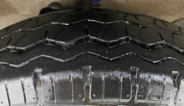 2021 Maruti Eeco 5 STR WITH AC PLUSHTR, CNG, Manual, 15,651 km, Left Front Tyre Tread