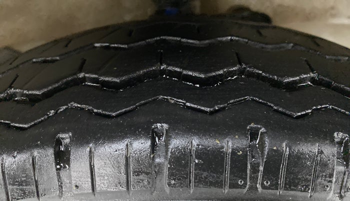 2021 Maruti Eeco 5 STR WITH AC PLUSHTR, CNG, Manual, 15,651 km, Right Front Tyre Tread