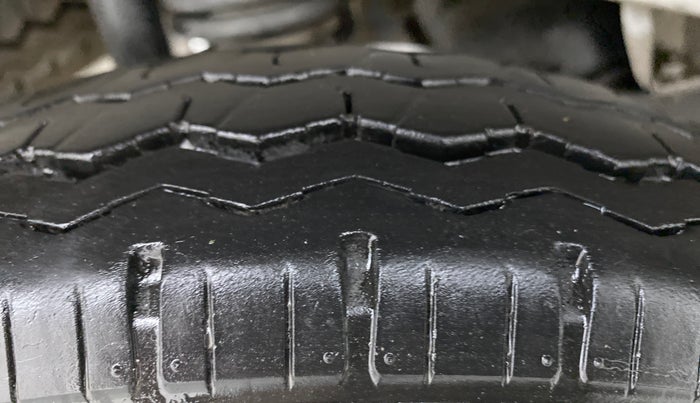 2021 Maruti Eeco 5 STR WITH AC PLUSHTR, CNG, Manual, 15,651 km, Right Rear Tyre Tread