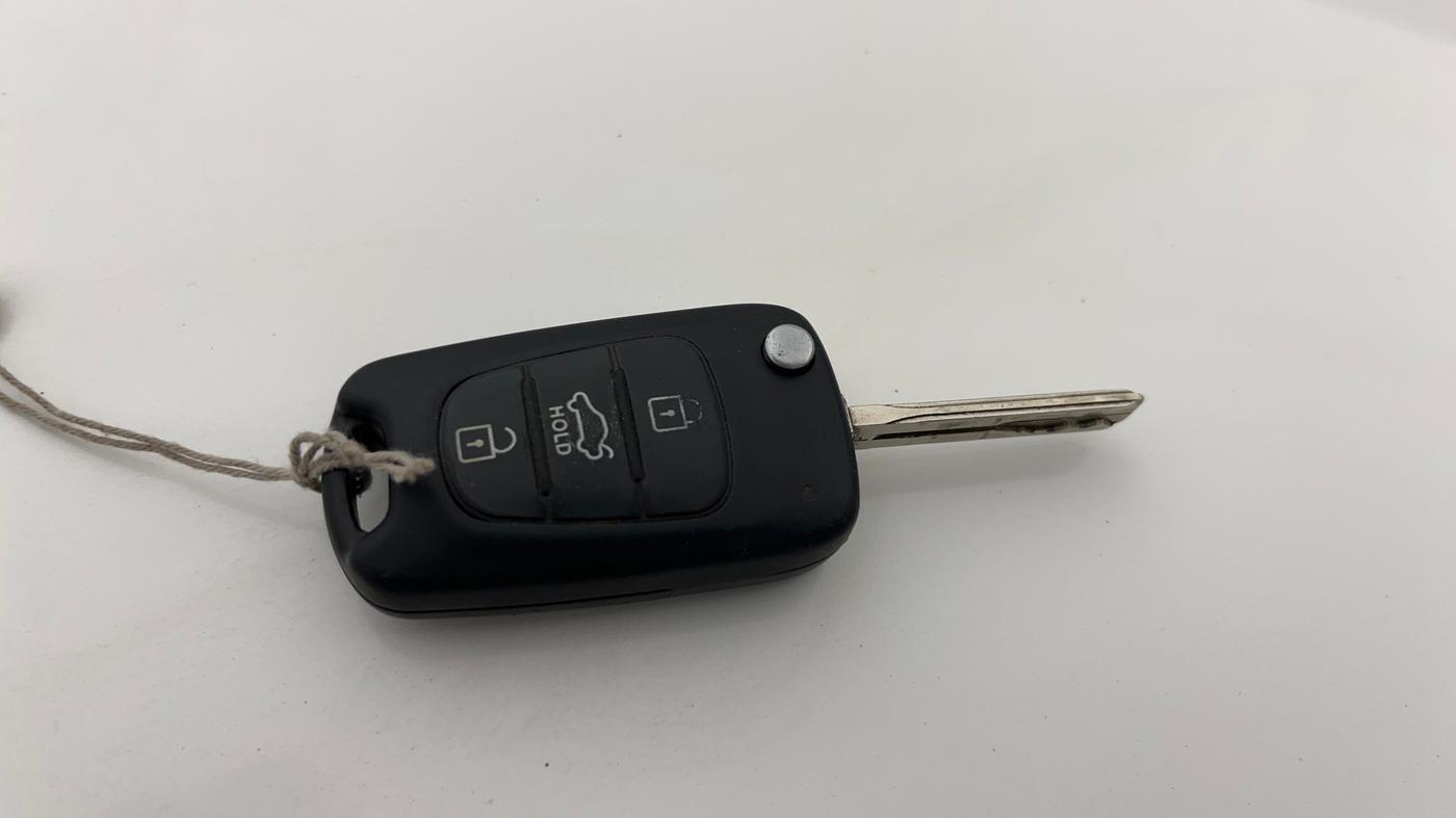 2013 Hyundai Sonata 2.4 GDI MT, Petrol, Manual, 61,210 km, Key Close Up