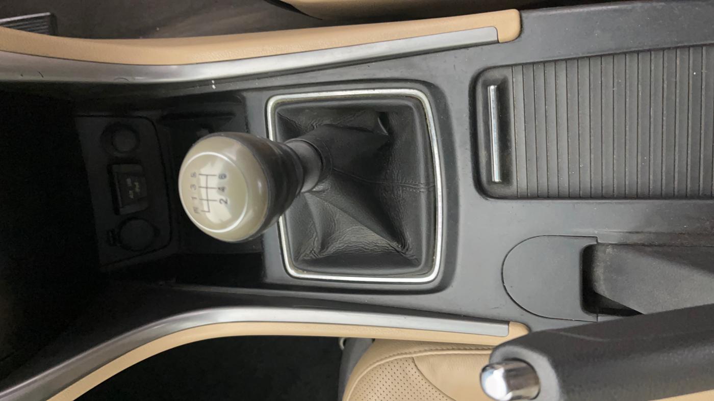 2013 Hyundai Sonata 2.4 GDI MT, Petrol, Manual, 61,210 km, Gear Lever