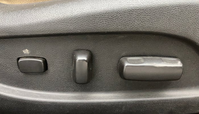 2013 Hyundai Sonata 2.4 GDI MT, Petrol, Manual, 61,158 km, Driver Side Adjustment Panel