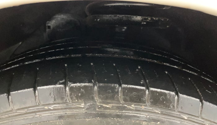 2013 Hyundai Sonata 2.4 GDI MT, Petrol, Manual, 61,158 km, Left Front Tyre Tread