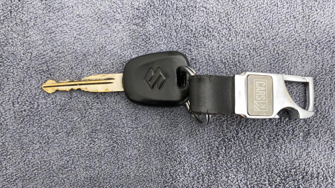 2011 Maruti Swift LXI, Petrol, Manual, 52,400 km, Key Close Up