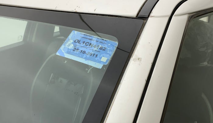 2011 Maruti Swift LXI, Petrol, Manual, 52,400 km, Left A pillar - Slight discoloration