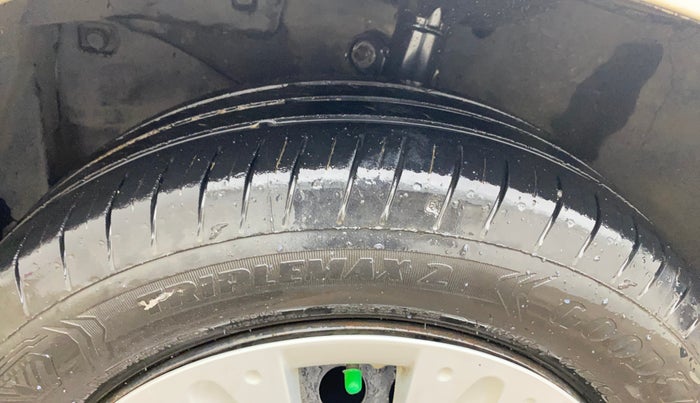 2014 Honda Brio S MT, Petrol, Manual, 67,673 km, Left Front Tyre Tread