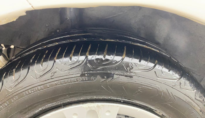 2014 Honda Brio S MT, Petrol, Manual, 67,673 km, Right Rear Tyre Tread