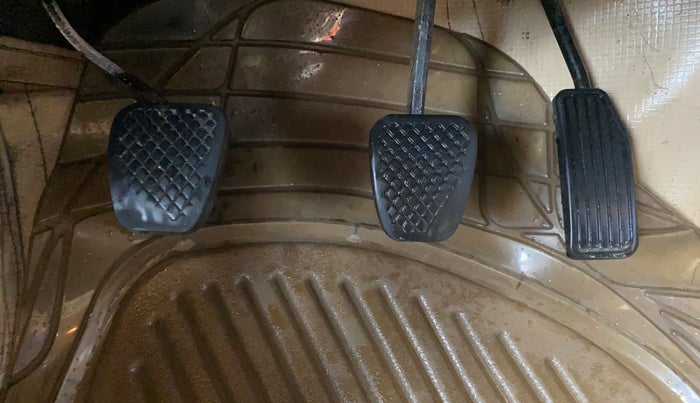 2014 Honda Brio S MT, Petrol, Manual, 67,673 km, Pedals