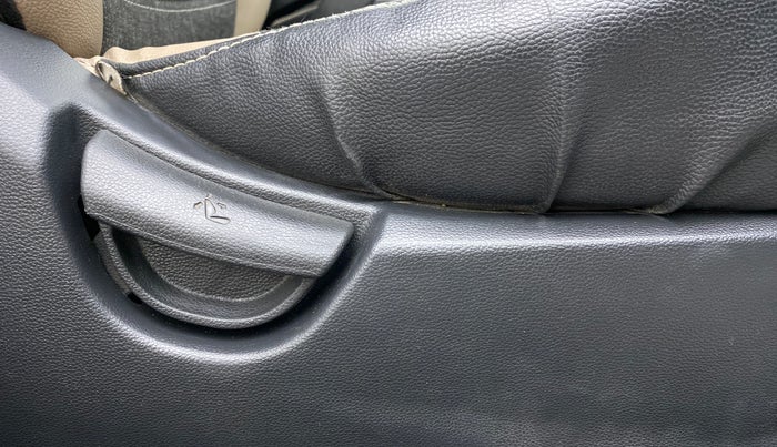 2017 Hyundai Grand i10 MAGNA 1.2 KAPPA VTVT, Petrol, Manual, 70,190 km, Driver Side Adjustment Panel