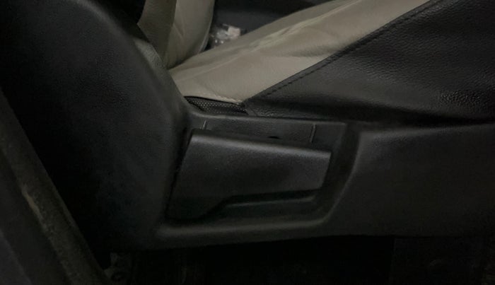 2021 Renault Kiger RXL 1.0 TURBO MT, Petrol, Manual, 38,886 km, Driver Side Adjustment Panel