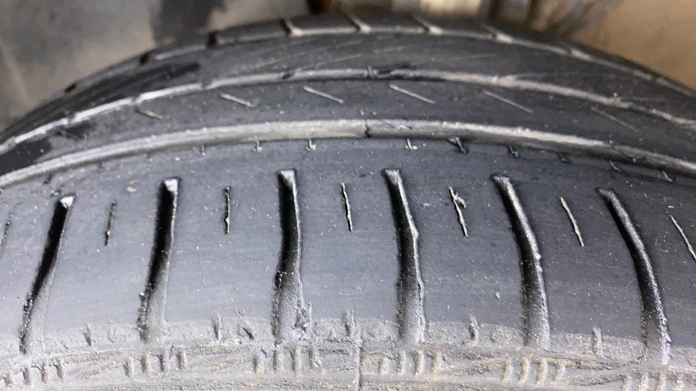 2017 Volkswagen Polo HIGHLINE1.2L PETROL, Petrol, Manual, Left Front Tyre Tread