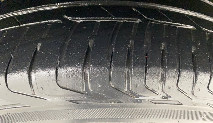 2017 Maruti Vitara Brezza ZDI PLUS, Diesel, Manual, 40,680 km, Right Front Tyre Tread