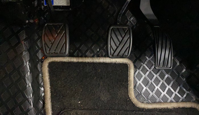 2017 Maruti Vitara Brezza ZDI PLUS, Diesel, Manual, 40,680 km, Pedals