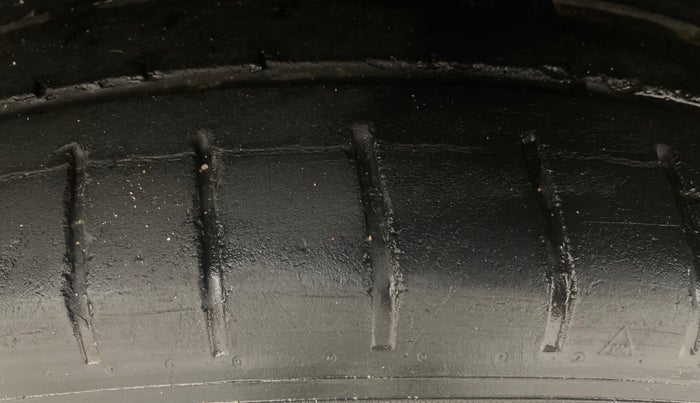 2021 Skoda KUSHAQ ACTIVE 1.0L TSI MT, Petrol, Manual, 50,664 km, Left Front Tyre Tread