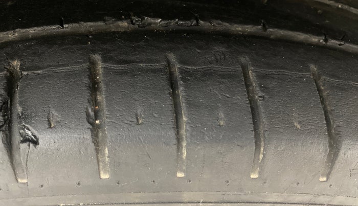 2021 Skoda KUSHAQ ACTIVE 1.0L TSI MT, Petrol, Manual, 50,664 km, Right Front Tyre Tread