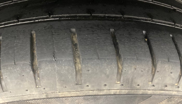 2021 Skoda KUSHAQ ACTIVE 1.0L TSI MT, Petrol, Manual, 50,664 km, Right Rear Tyre Tread