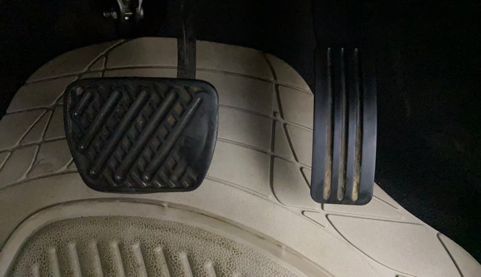 2016 Renault Duster 110 PS RXZ 4X2 AMT DIESEL, Diesel, Automatic, 1,11,881 km, Pedals