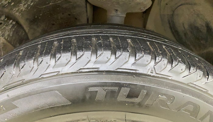 2016 Renault Duster 110 PS RXZ 4X2 AMT DIESEL, Diesel, Automatic, 1,11,881 km, Left Front Tyre Tread